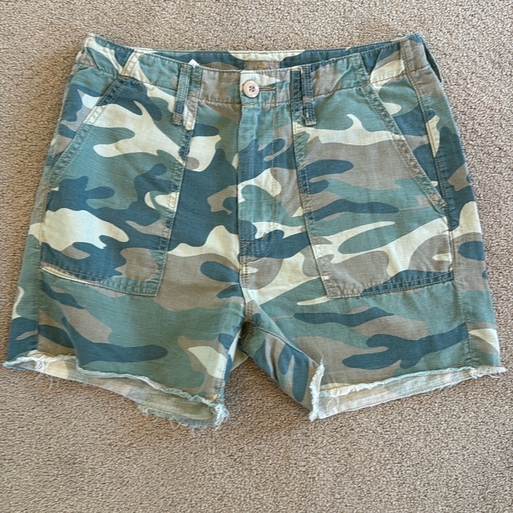 MOTHER Shaker Chop Camo Shorts Sz. 27